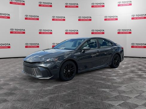 Certified 2025 Toyota Camry SE FWD image 1