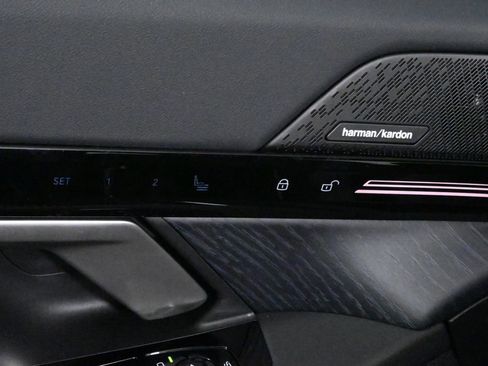 Used 2026 BMW 530i xDrive w/ Premium Package image 30