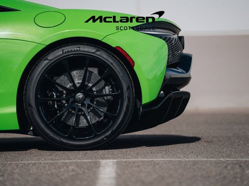 Used 2025 McLaren Artura image 20