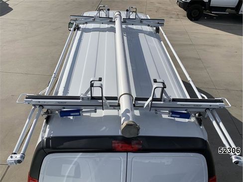 Used 2025 Chevrolet Express 2500 Extended w/ Communications Package image 9