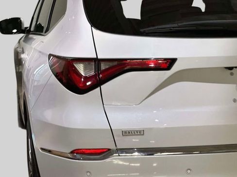 Certified 2023 Acura MDX SH-AWD w/ Advance Package image 11