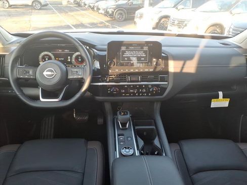 New 2025 Nissan Pathfinder Platinum w/ Cargo Package image 11