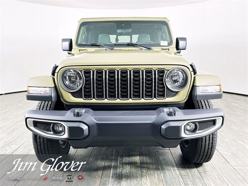 New 2025 Jeep Gladiator Sport image 2