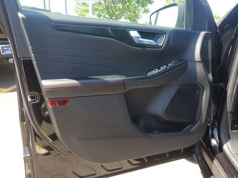 Certified 2024 Ford Escape ST-Line w/ Tech Pack #1 AWD/4WD image 11
