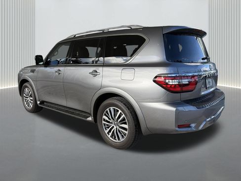 Used 2024 Nissan Armada SL w/ Captain's Chairs Package AWD/4WD image 4