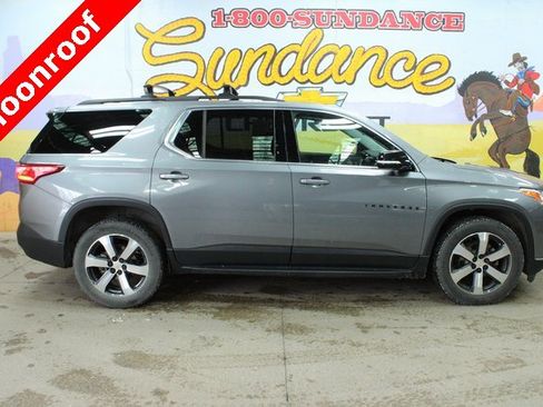 Used 2019 Chevrolet Traverse LT image 1