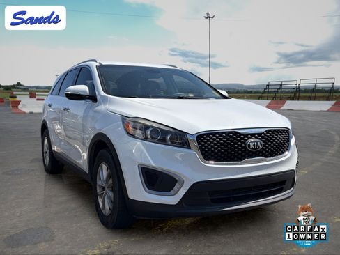 Used 2018 Kia Sorento FWD image 1
