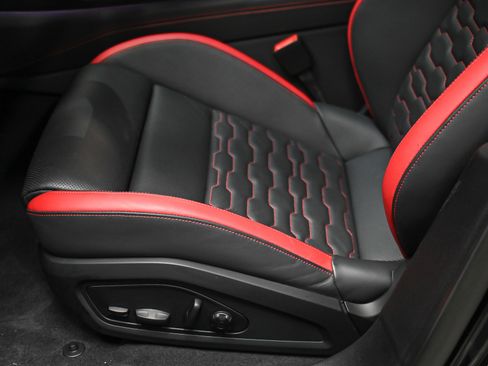 Used 2023 Audi RS e-tron GT image 31