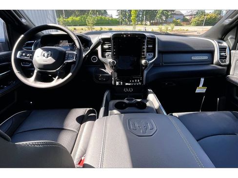 New 2026 RAM 2500 Laramie w/ Sport Appearance Package AWD/4WD image 5