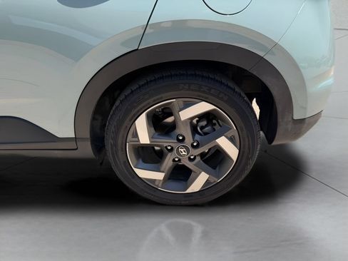 Used 2025 Hyundai Venue SEL FWD image 15