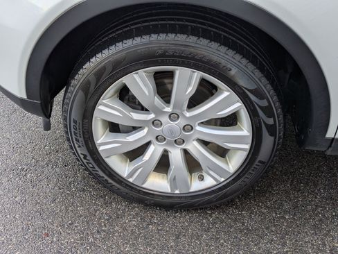 Used 2015 Land Rover Discovery Sport HSE Luxury image 13