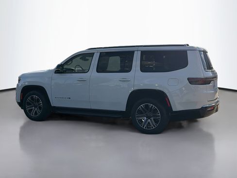 Used 2024 Jeep Wagoneer Series II w/ Flexible Seating Group AWD/4WD image 4