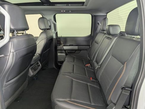 Used 2025 Ford F350 Lariat image 19