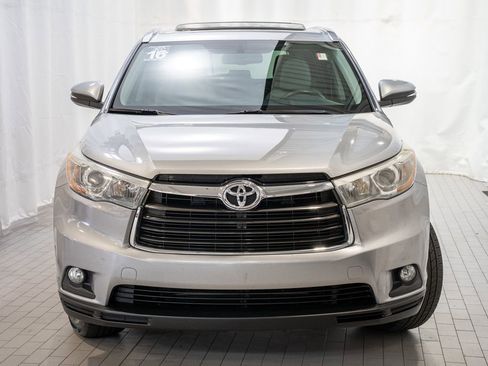 Used 2016 Toyota Highlander XLE image 2