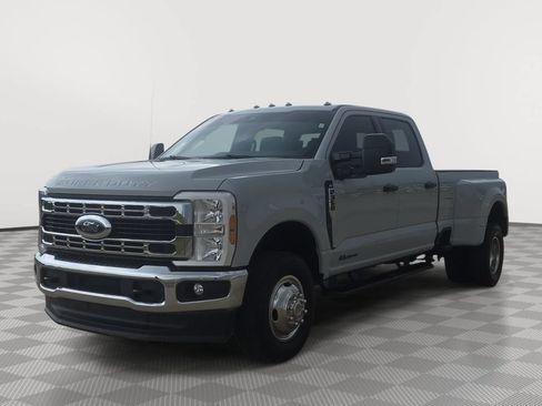 Used 2026 Ford F350 XLT AWD/4WD image 3