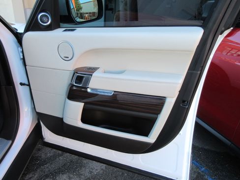 Used 2017 Land Rover Range Rover Supercharged image 20