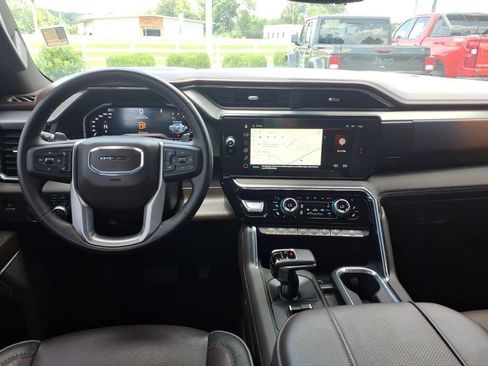 Used 2024 GMC Sierra 1500 Denali w/ Denali Reserve Package AWD/4WD image 14
