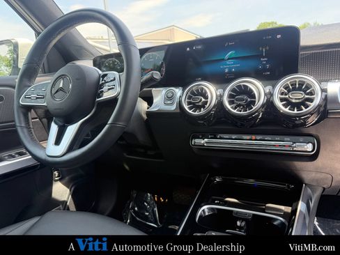 Certified 2022 Mercedes-Benz GLB 250 4MATIC image 32