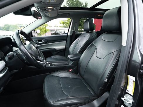 Used 2022 Jeep Compass Latitude w/ Sun and Sound Group AWD/4WD image 25