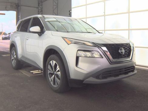 Used 2023 Nissan Rogue SV FWD image 4