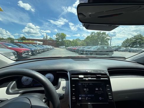 Certified 2024 Hyundai Tucson SEL AWD/4WD image 2