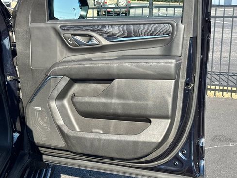 Used 2023 GMC Yukon XL Denali image 15