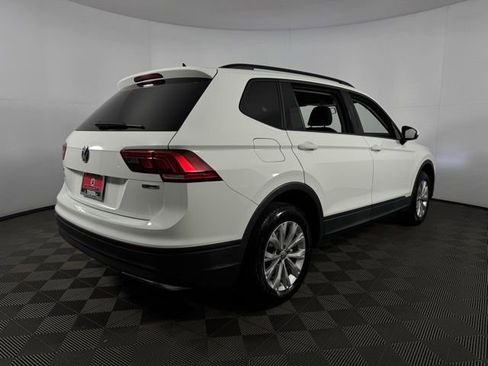 Used 2020 Volkswagen Tiguan S image 9