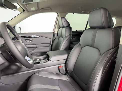 New 2025 Honda Pilot EX-L image 4