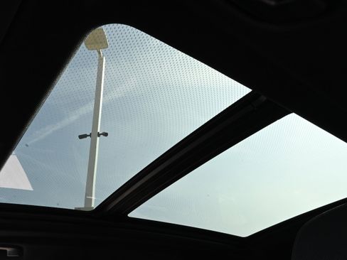 Certified 2023 BMW X5 xDrive45e w/ Executive Package image 28