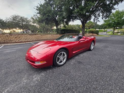 Used 2004 Chevrolet Corvette Convertible w/ Preferred Equipment Group RWD image 20