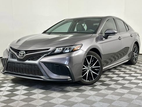 Used 2023 Toyota Camry SE FWD image 32