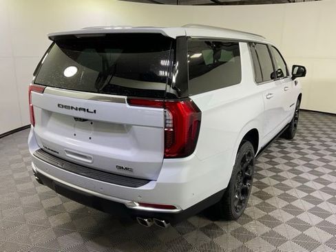 New 2026 GMC Yukon XL Denali w/ Denali Reserve Package AWD/4WD image 7