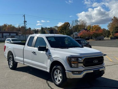 Used 2023 Ford F150 XLT AWD/4WD image 3