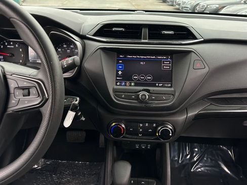 Used 2022 Chevrolet TrailBlazer LS image 19