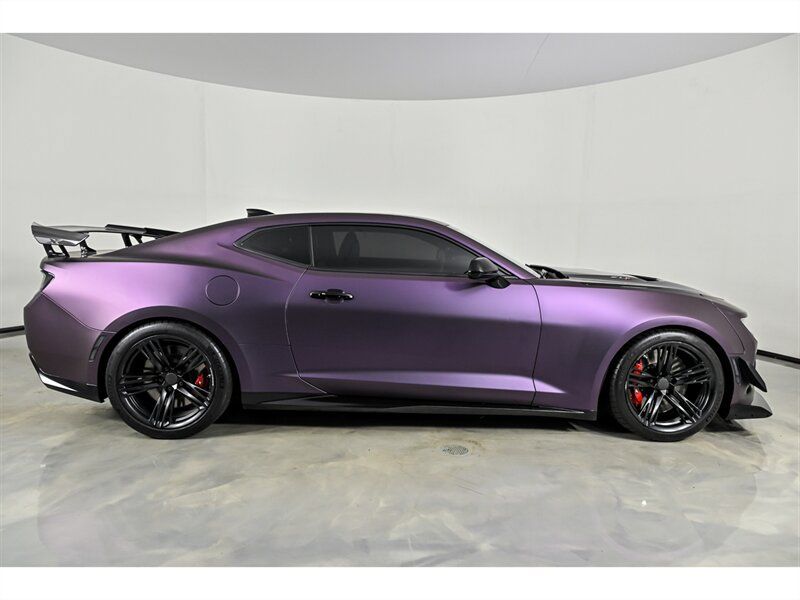 Used 2018 Chevrolet Camaro ZL1 RWD image 10