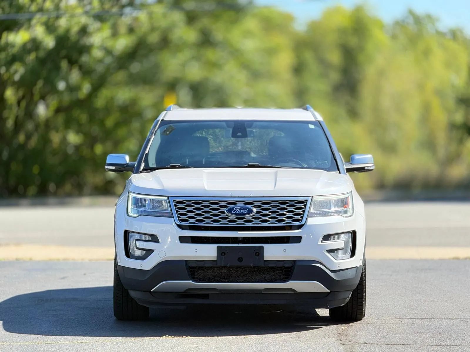 Used 2017 Ford Explorer Platinum AWD/4WD image 4