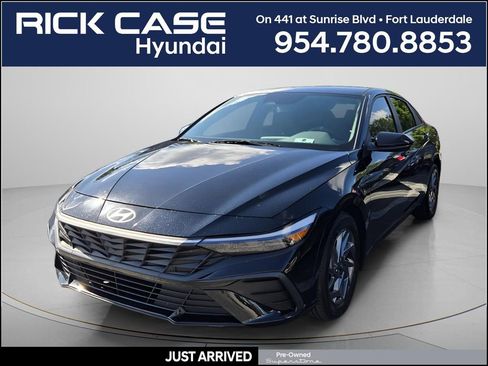 Used 2024 Hyundai Elantra SEL FWD image 1