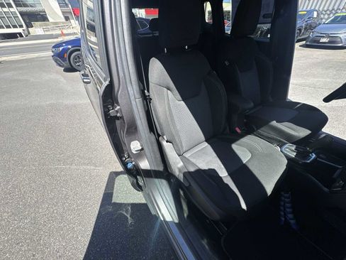 Used 2021 Jeep Renegade Latitude image 23