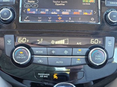 Certified 2022 Nissan Rogue Sport SL w/ Premium Package image 24