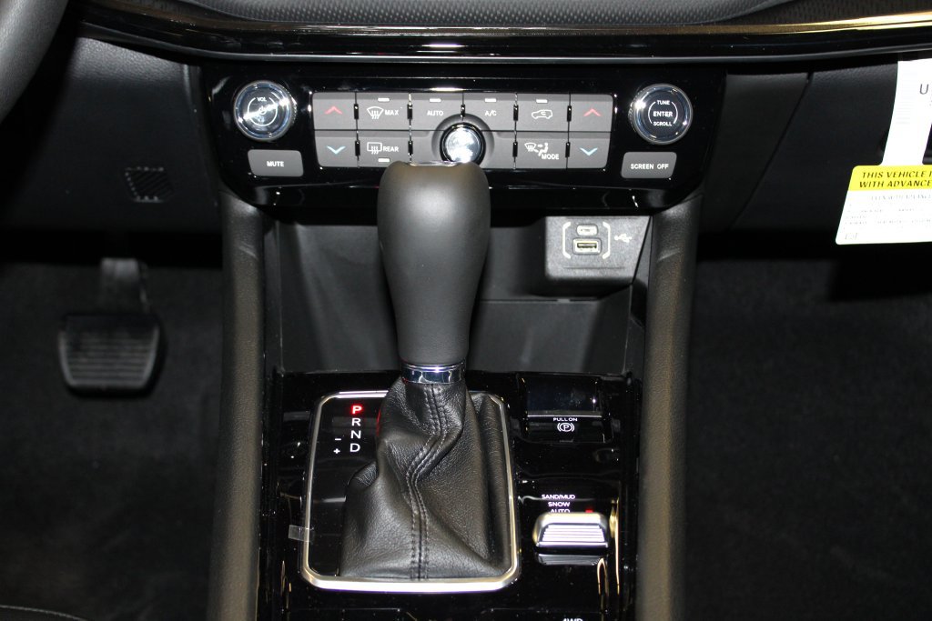 New 2026 Jeep Compass Limited AWD/4WD image 18