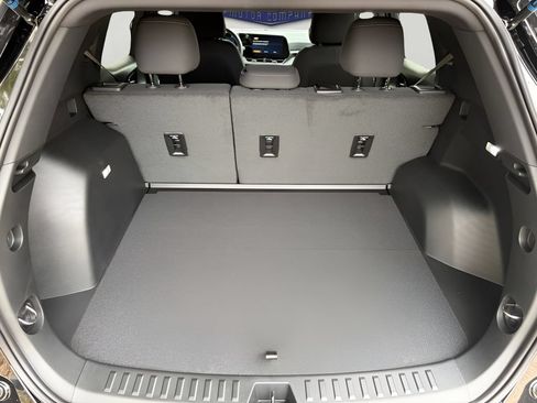 New 2027 Chevrolet Equinox LT w/ Safety and Technology Package FWD image 6