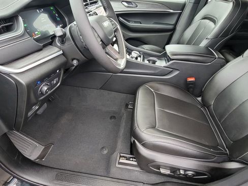 New 2025 Jeep Grand Cherokee Limited 4xe image 7