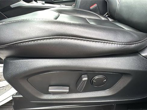 Certified 2021 Ford Explorer XLT w/ Equipment Group 202A image 8