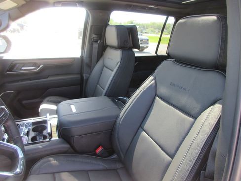 New 2026 GMC Yukon XL Denali AWD/4WD image 11