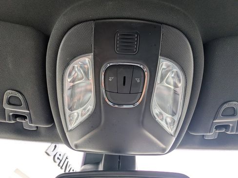 Used 2024 Jeep Compass Latitude image 29