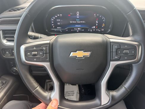 Used 2024 Chevrolet Suburban LT AWD/4WD image 19