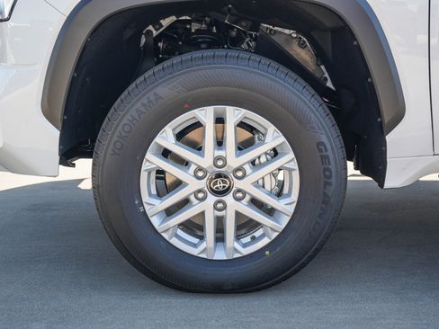 New 2026 Toyota Tundra SR5 w/ SR5 Convenience Package AWD/4WD image 12