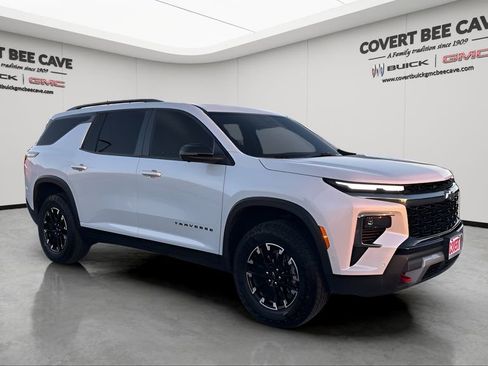 Used 2025 Chevrolet Traverse Z71 w/ Enhanced Driving Package image 1