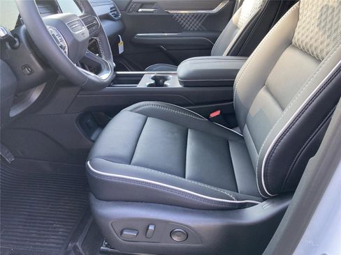 New 2026 GMC Acadia Denali w/ Super Cruise Package image 13