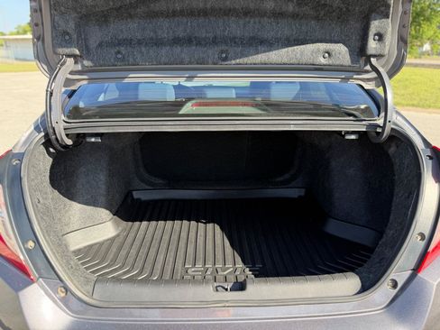 Used 2018 Honda Civic EX image 14
